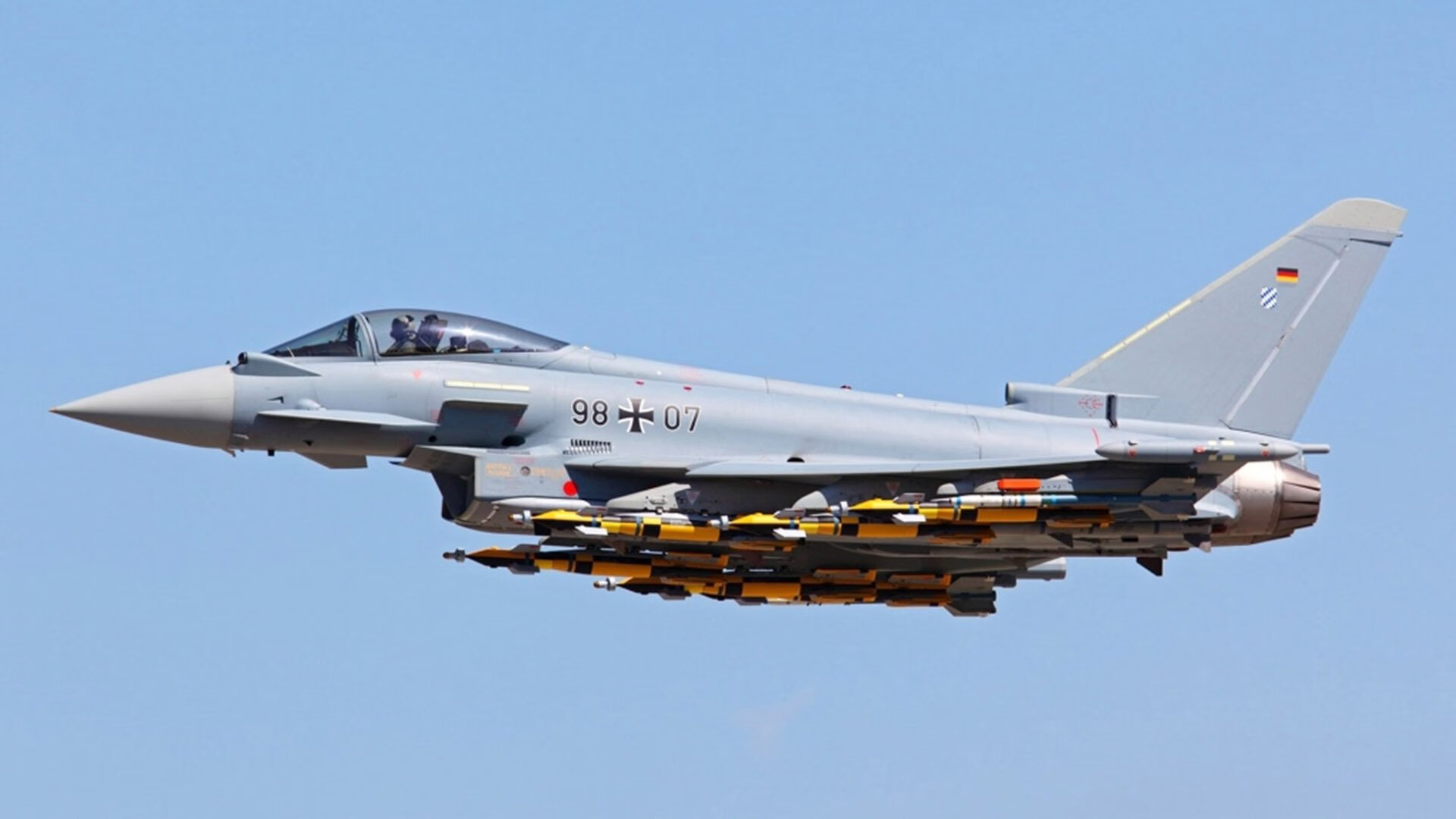 开云体育官方网站登陆-德甲狂战，比分4-3，比赛中明星前锋两球，关键数据：角球12个，传球成功率85%